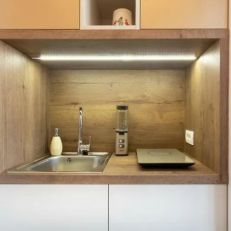 New, Stylish And Modern Studio, Free Parking *